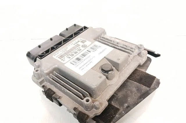 Calculateur moteur Volkswagen GOLF V (1K1) 1.9 tdi (2003-2008) occasion