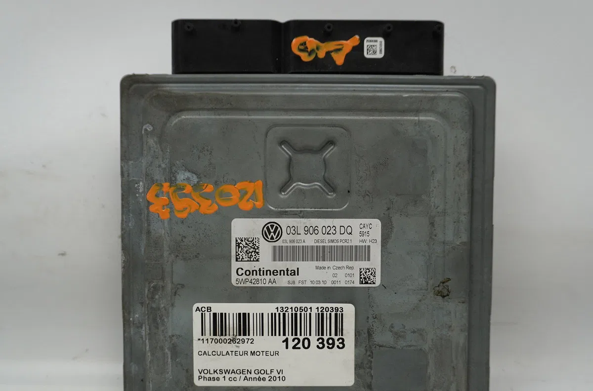 Calculateur moteur Volkswagen GOLF VI (5K1) 1.6 tdi (2009-2012) 5 portes occasion — photo 2