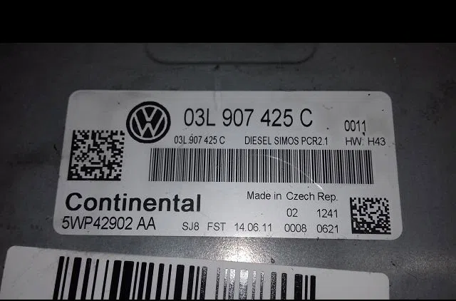Calculateur moteur Volkswagen GOLF VI (5K1) 1.6 tdi (2009-2012) 5 portes occasion — photo 3