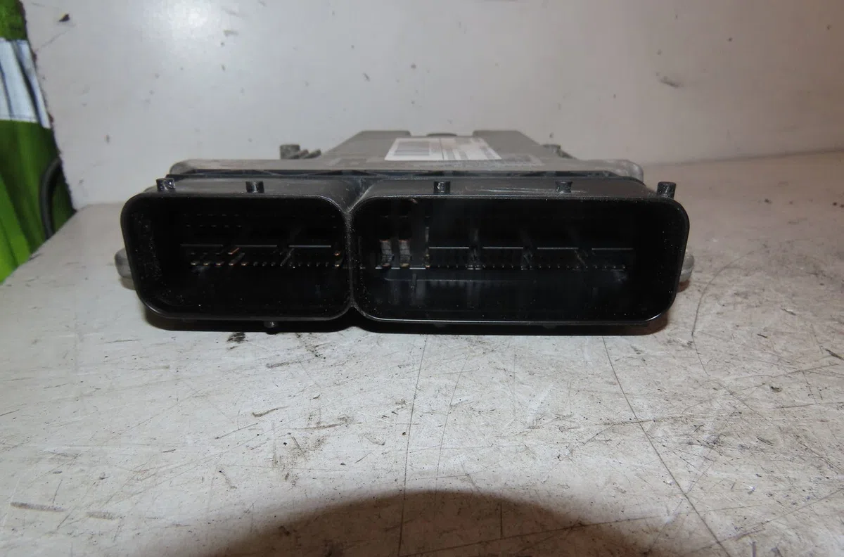 Calculateur moteur Volkswagen GOLF VII (5G1, BQ1, BE1, BE2) 1.6 tdi (2012-2017) occasion