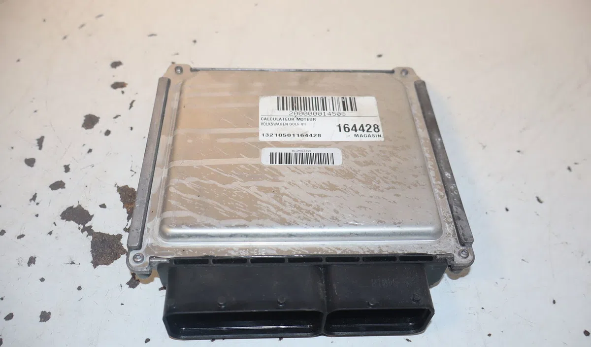 Calculateur moteur Volkswagen GOLF VII (5G1, BQ1, BE1, BE2) 1.6 tdi (2012-2017) occasion — photo 2