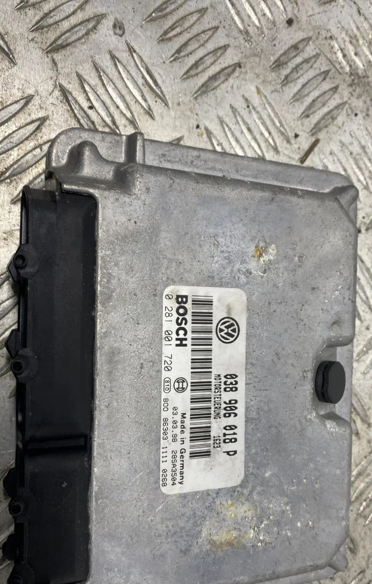 Calculateur moteur VOLKSWAGEN PASSAT 4 PHASE 1 occasion — photo 3