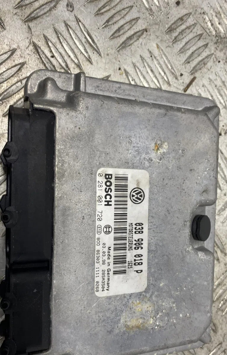 Calculateur moteur VOLKSWAGEN PASSAT 4 PHASE 1 occasion — photo 4