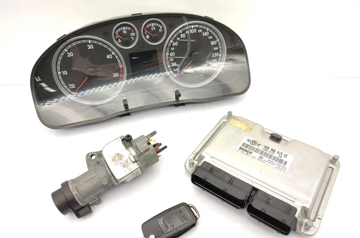 Calculateur moteur VOLKSWAGEN PASSAT 4 PHASE 2 occasion — photo 2
