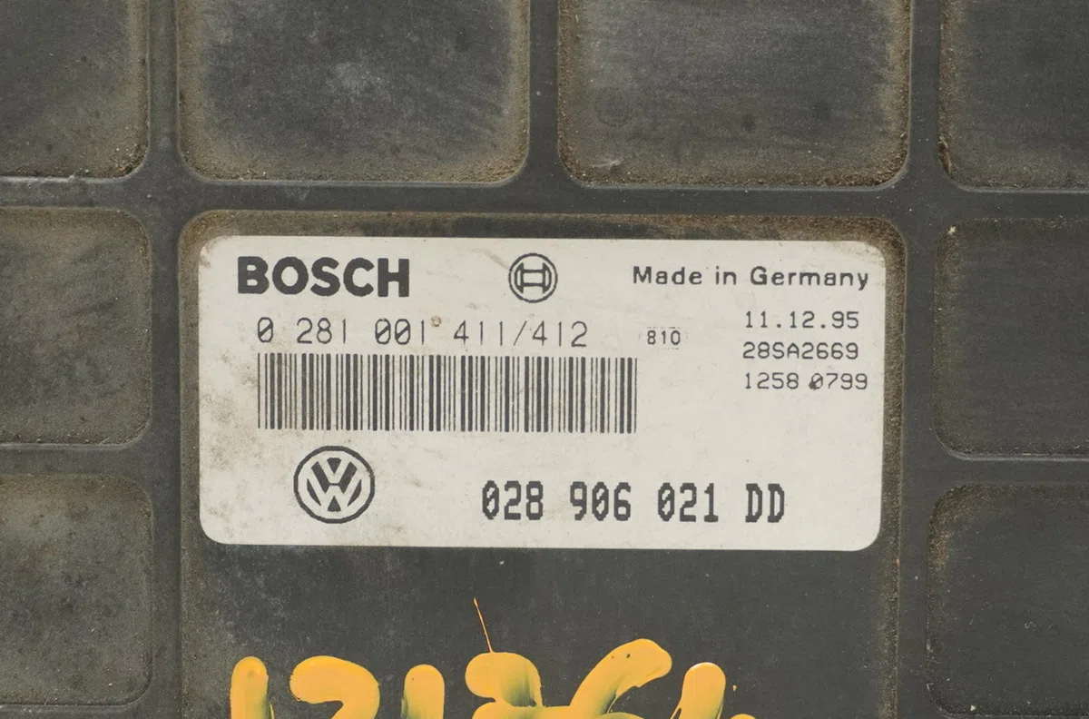 Calculateur moteur Volkswagen PASSAT B3-B4 Variant (3A5, 35I) 1.9 tdi (1993-1997) occasion — photo 3