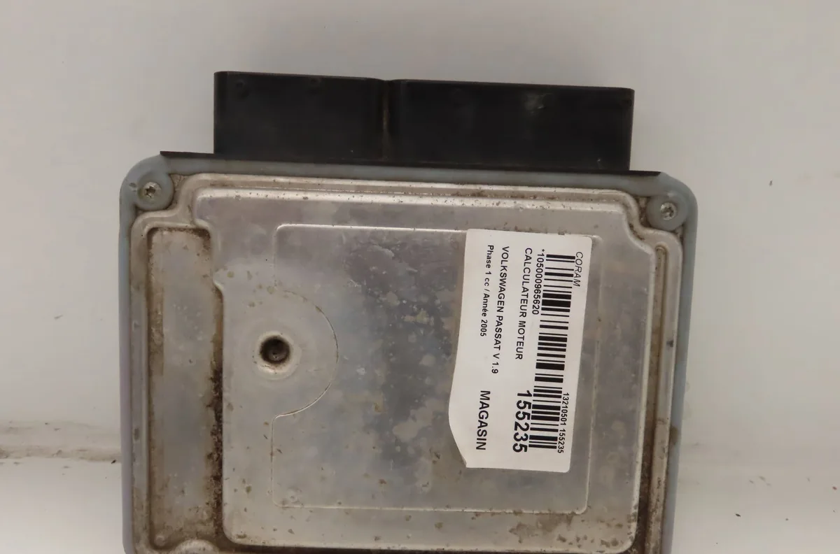 Calculateur moteur Volkswagen PASSAT B6 (3C2) 1.9 tdi (2005-2010) 4 portes occasion