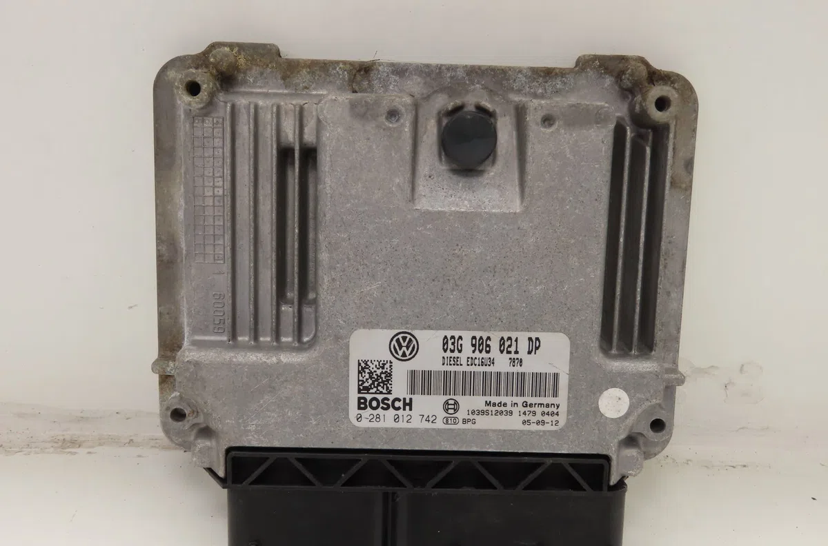 Calculateur moteur Volkswagen PASSAT B6 (3C2) 1.9 tdi (2005-2010) 4 portes occasion — photo 2