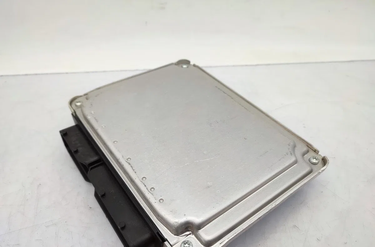 Calculateur moteur VOLKSWAGEN PHAETON PHASE 1 occasion — photo 4