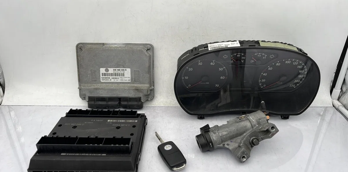 Calculateur moteur VOLKSWAGEN POLO 4 PHASE 1 occasion — photo 2