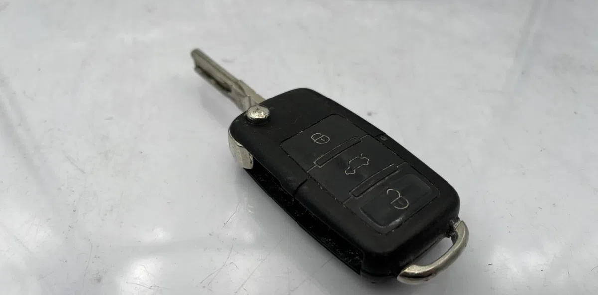 Calculateur moteur VOLKSWAGEN POLO 4 PHASE 1 occasion — photo 4