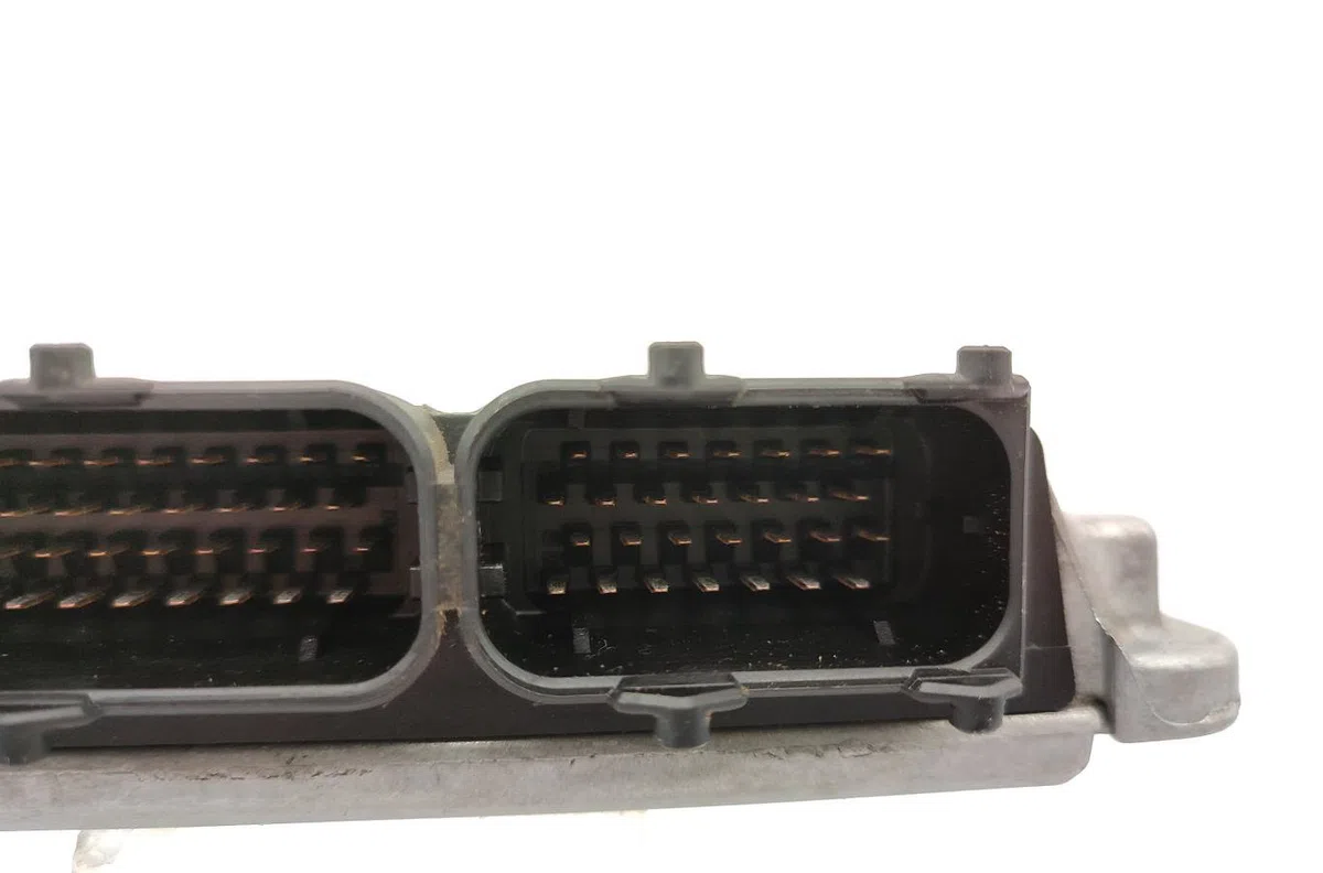 Calculateur moteur VOLKSWAGEN POLO 4 PHASE 2 occasion — photo 4