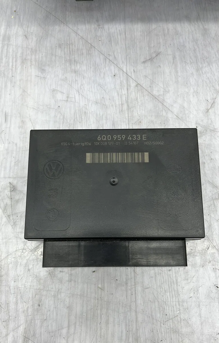 Calculateur moteur VOLKSWAGEN POLO 4 PHASE 2 occasion — photo 2