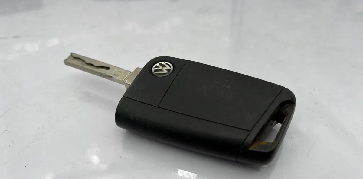 Calculateur moteur VOLKSWAGEN POLO 5 PHASE 2 occasion — photo 3