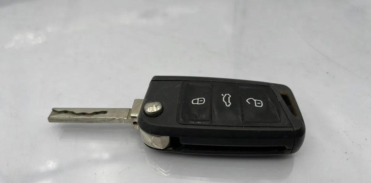 Calculateur moteur VOLKSWAGEN POLO 5 PHASE 2 occasion — photo 4