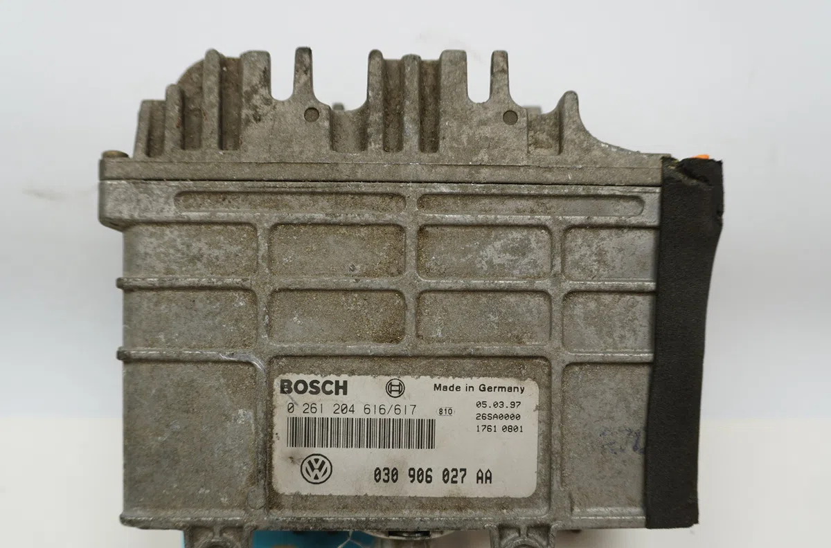 Calculateur moteur Volkswagen POLO (6N2) 1.4 (1999-2001) 5 portes occasion — photo 2