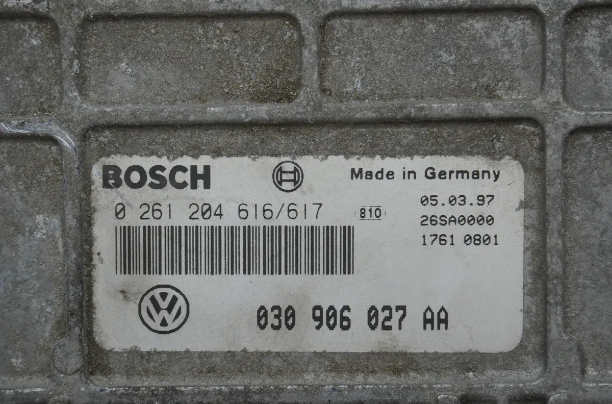 Calculateur moteur Volkswagen POLO (6N2) 1.4 (1999-2001) 5 portes occasion — photo 3