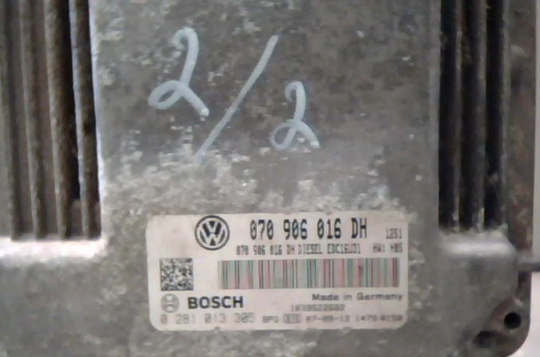 Calculateur moteur VOLKSWAGEN TOUAREG 1  TOUAREG 1 PHASE 2 occasion — photo 2