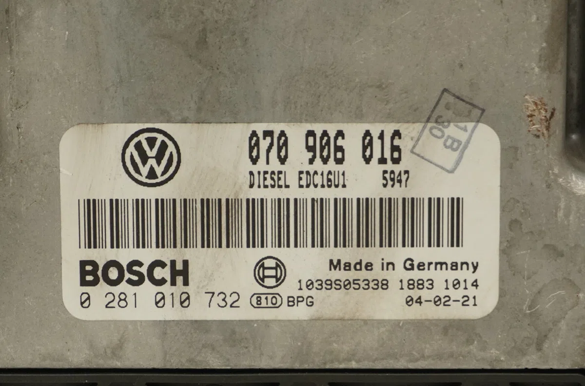 Calculateur moteur VOLKSWAGEN TRANSPORTER V  2.5 TDI 130ch occasion — photo 3