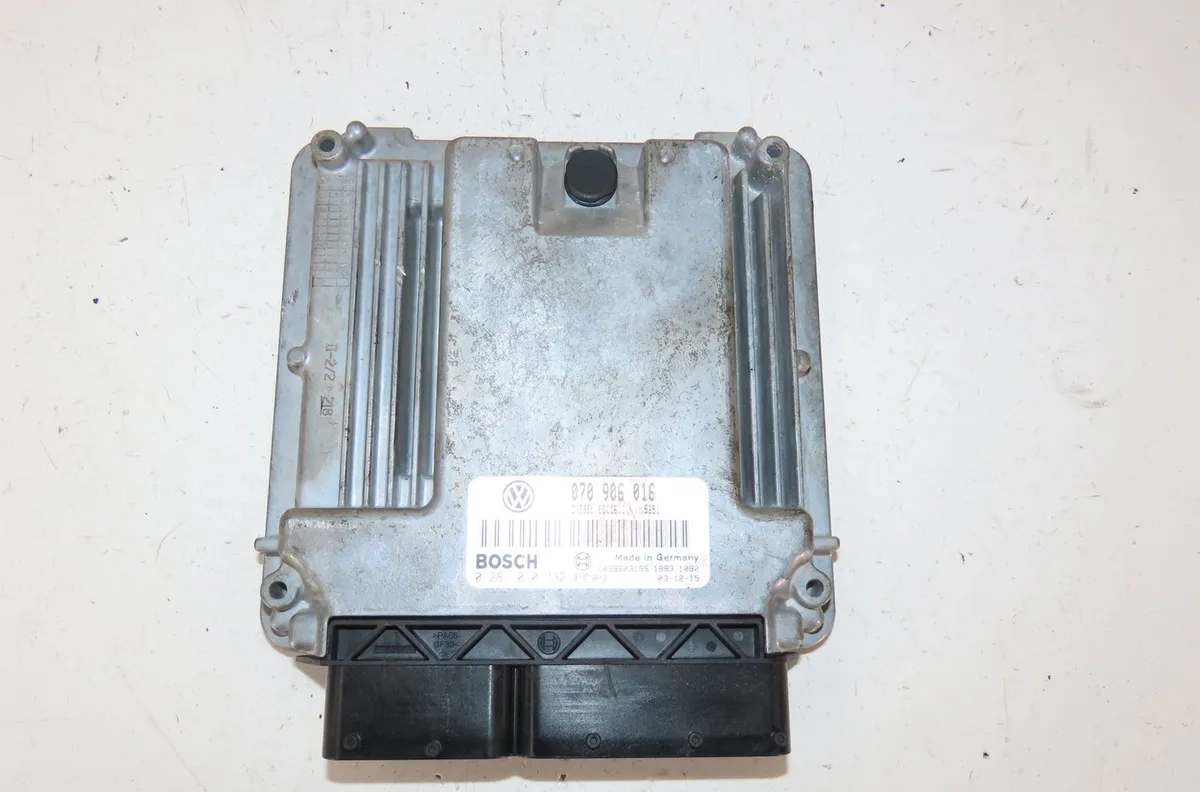 Calculateur moteur Volkswagen TRANSPORTER V Camionnette (7HA, 7HH, 7EA, 7EH) 2.5 tdi (2003-2009) occasion