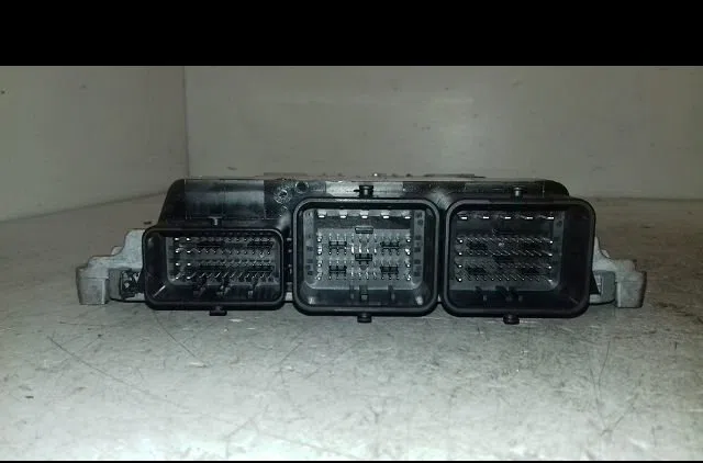 Calculateur moteur Volvo V40 Cross Country (526) D2 (2012-2016) occasion — photo 3