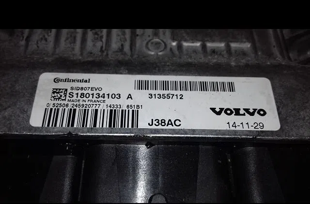 Calculateur moteur Volvo V40 Cross Country (526) D2 (2012-2016) occasion — photo 4