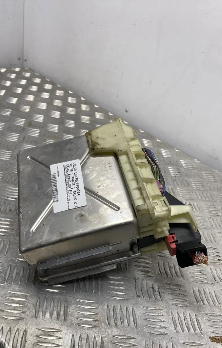 Calculateur moteur VOLVO XC 70 1 CROSS COUNTRY PHASE 1 BREAK occasion — photo 2