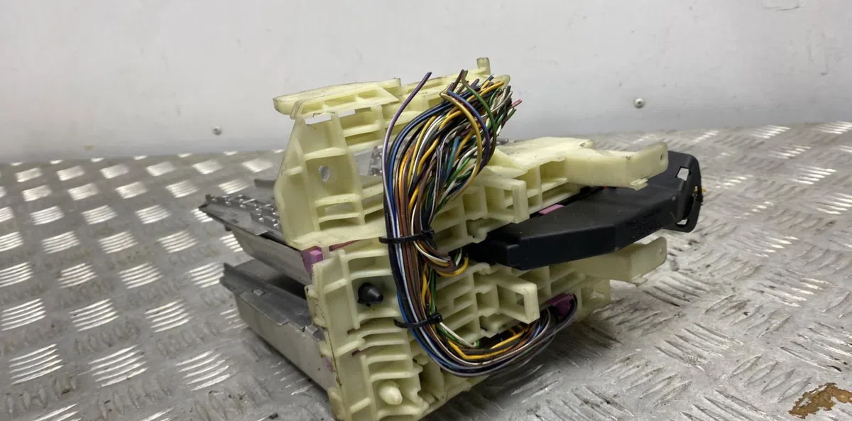 Calculateur moteur VOLVO XC 70 1 CROSS COUNTRY PHASE 1 BREAK occasion — photo 4