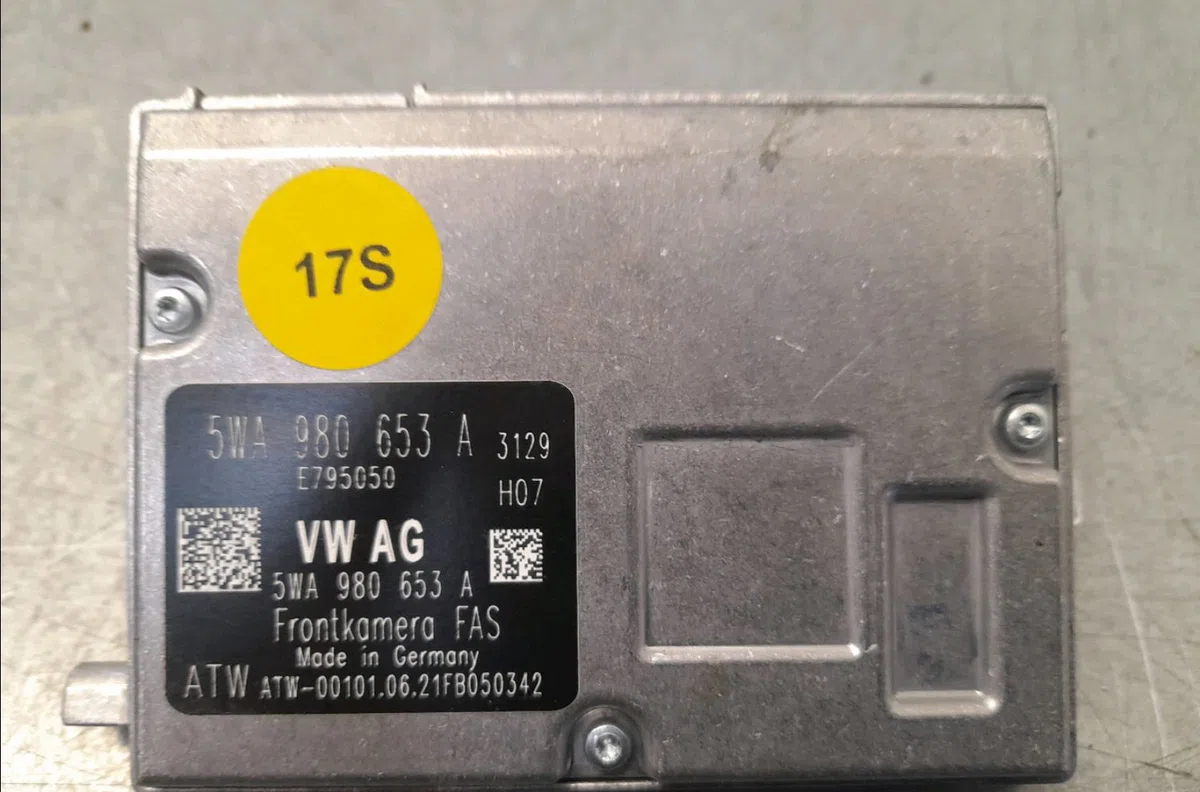 Camera de stationnement av Volkswagen GOLF VIII (CD1) 1.0 etsi (2020) occasion — photo 4
