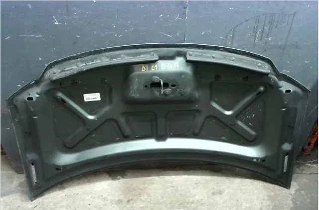 Capot Chrysler VOYAGER IV (RG, RS) 2.5 crd (2000-2008) occasion — photo 2