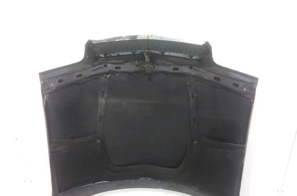 Capot Mercedes-benz CLASSE C (W202) C 180 (202.018) (1993-2000) 4 portes occasion — photo 2