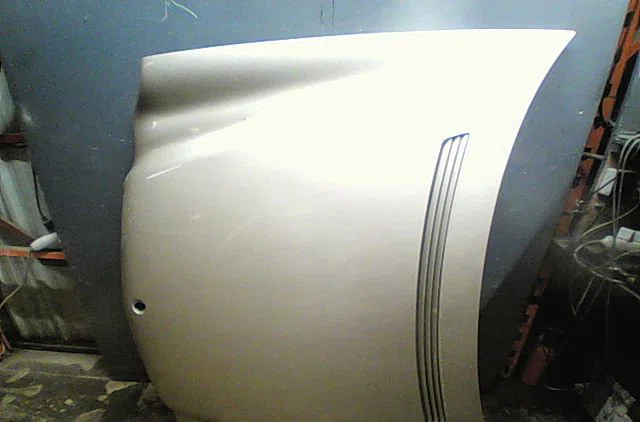 Capot Mercedes-benz CLASSE E (W210) E 270 cdi (210.016) (1999-2002) occasion — photo 2