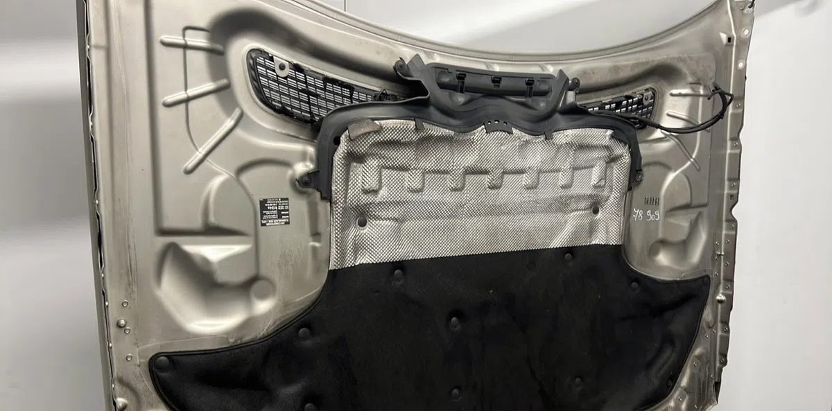 Capot MERCEDES CLASSE E 211 PHASE 2 BREAK occasion — photo 3