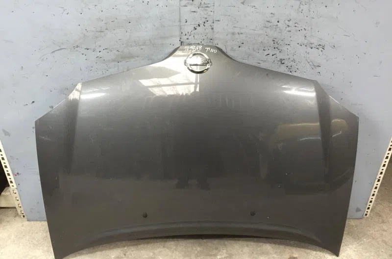 Capot Nissan ALMERA TINO (V10) 1.8 (2000-2006) occasion — photo 2