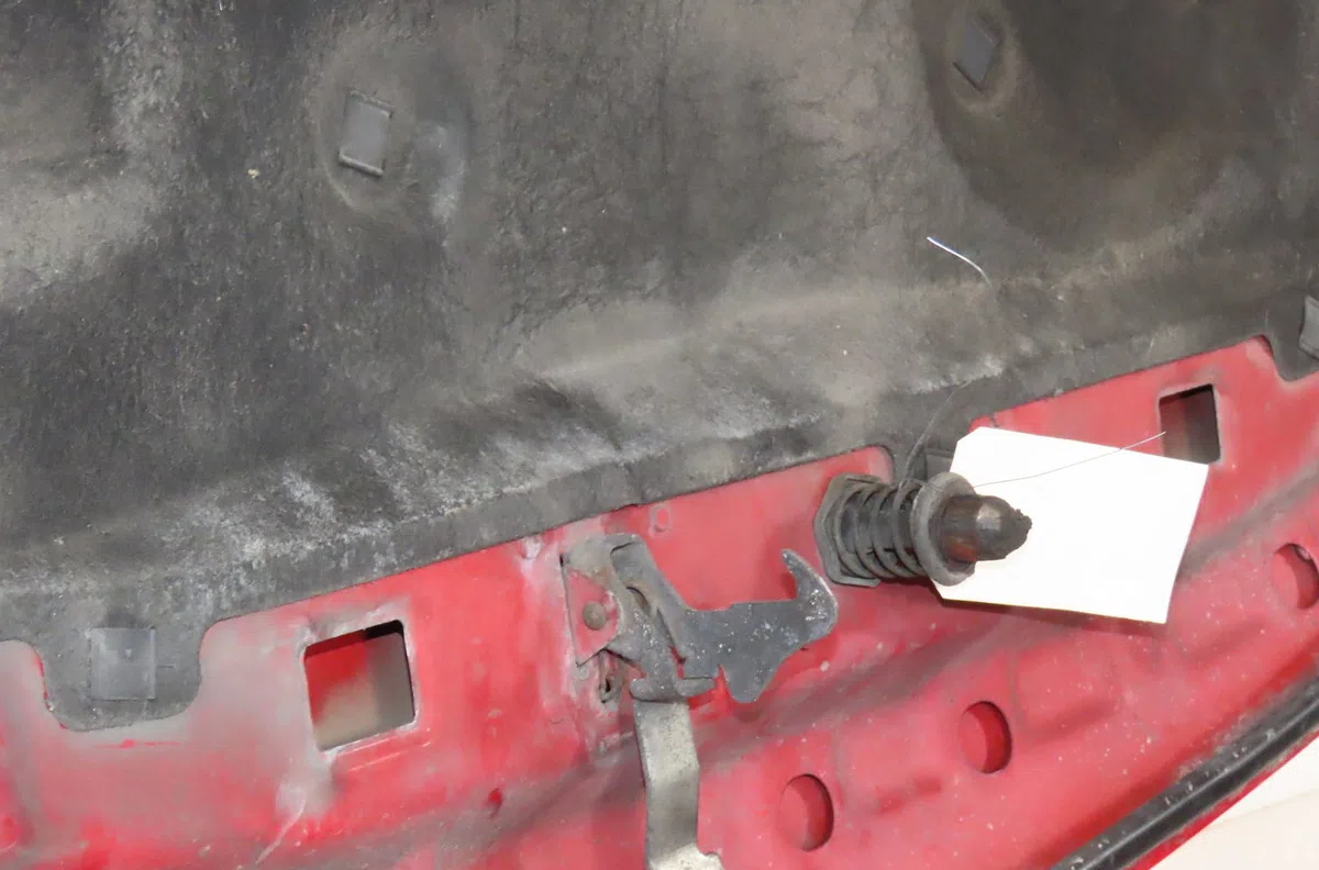 Capot Opel ASTRA H TwinTop (A04) 1.9 cdti (l67) (2005-2010) occasion — photo 2