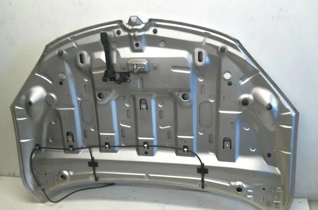Capot Renault MEGANE III 3-5 portes (BZ0-1_, B3_) 1.5 dci (bz09, bz0d, bz1w, bz29, bz14) (2009) 5 portes occasion