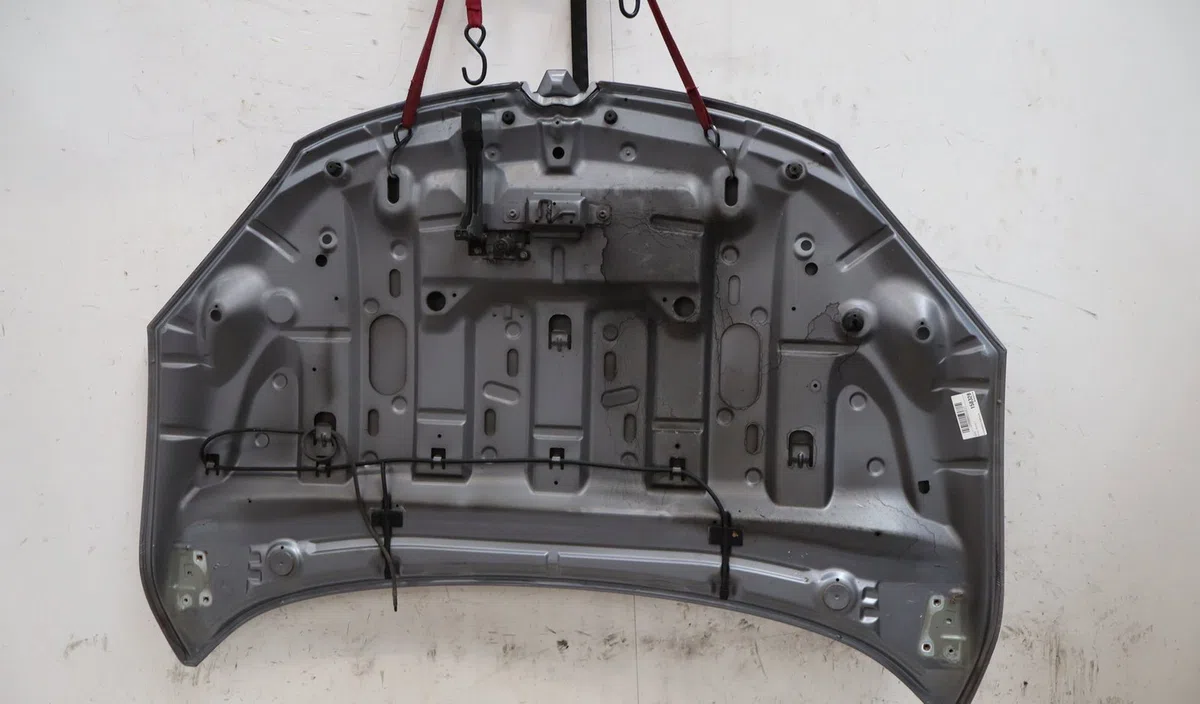 Capot Renault MEGANE III 3-5 portes (BZ0-1_, B3_) 1.9 dci (bz0n, bz0j) (2008) occasion — photo 2
