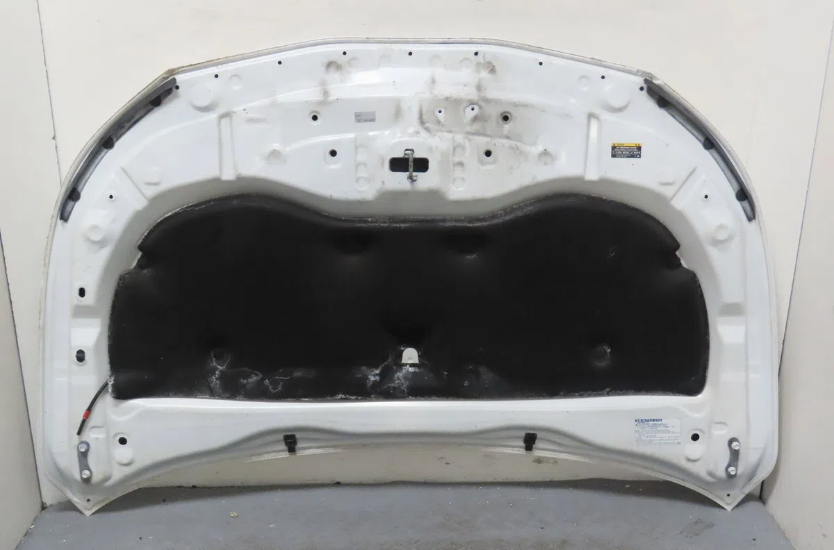 Capot Toyota AVENSIS Break (_T27_) 1.6 d4-d (wwt270_) (2015-2018) occasion — photo 2