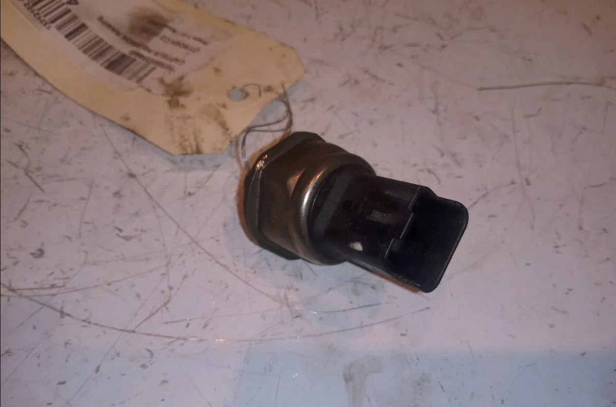 Capteur pression rampe  Citroen C2 (JM_) 1.4 hdi (2003-2009) 3 portes occasion