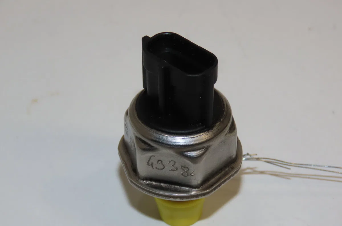 Capteur pression rampe  Opel ZAFIRA - ZAFIRA FAMILY B (A05) 1.7 cdti (m75) (2008-2015) 5 portes occasion — photo 2