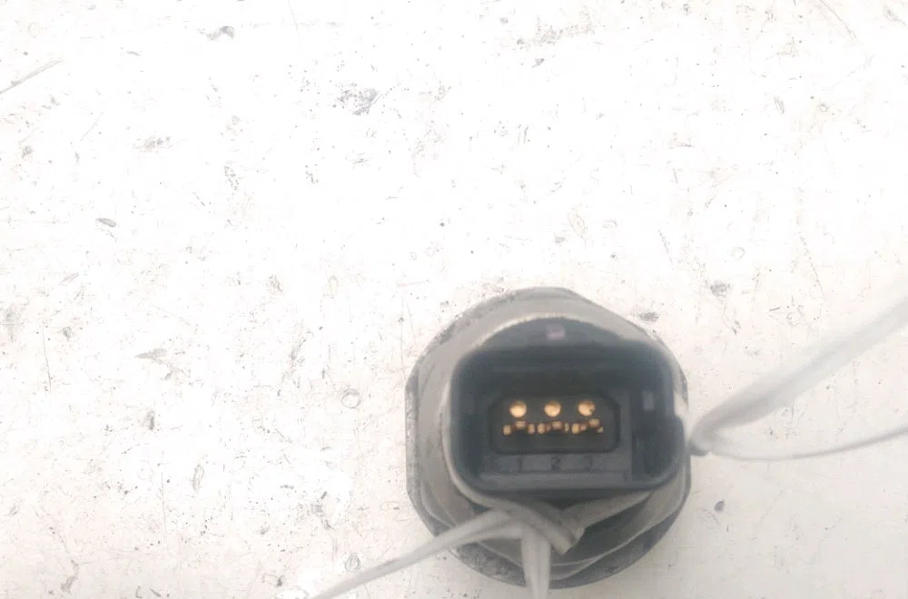 Capteur pression rampe  Peugeot 307 (3A-C) 2.0 hdi 90 (2000-2007) 5 portes occasion — photo 3