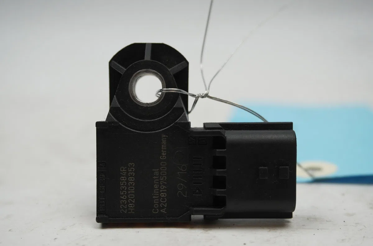 Capteur pression rampe  Renault KANGOO Express (FW0-1_) 1.5 dci 75 (fw07, fw10, fw04) (2010) 4 portes occasion — photo 2