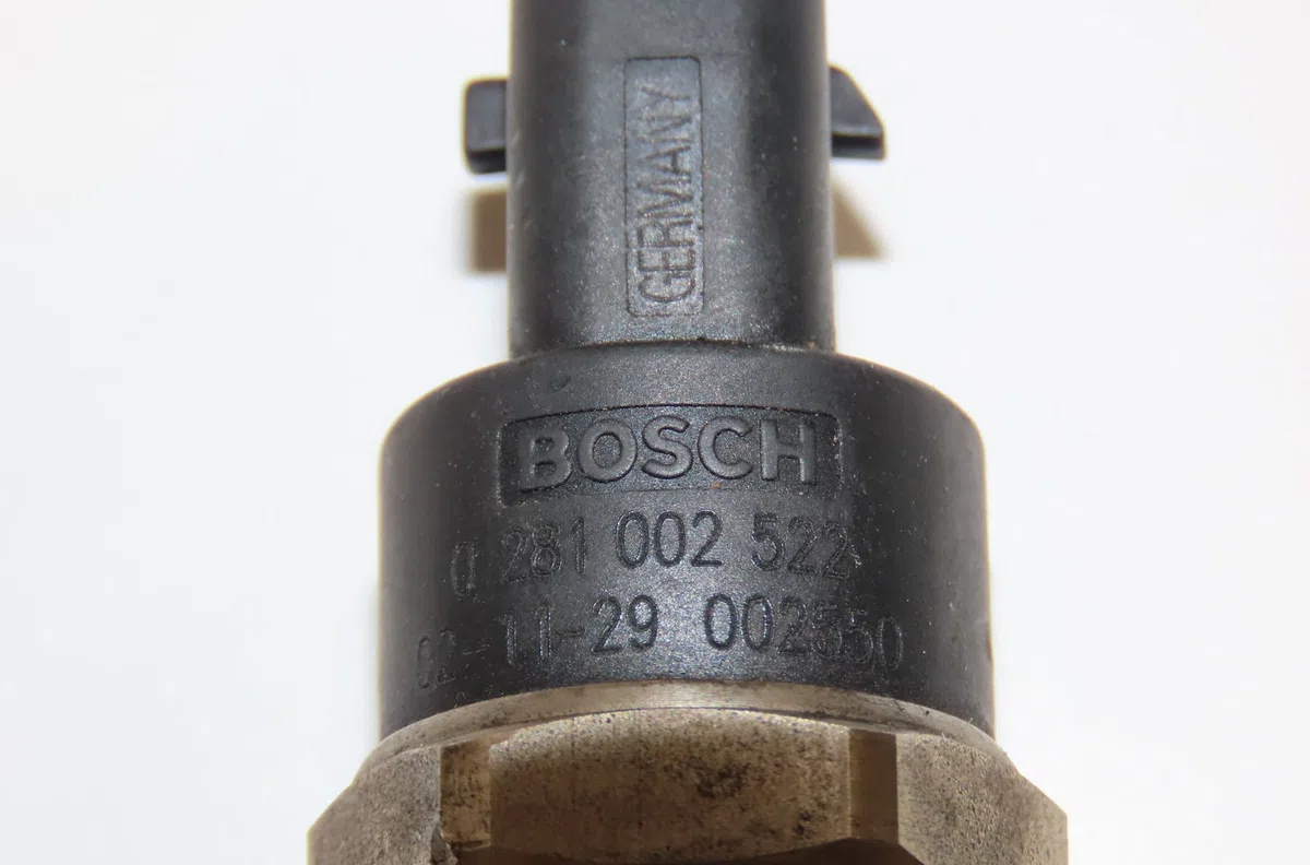 Capteur pression rampe  Renault LAGUNA II Grandtour (KG0-1_) 1.9 dci (kg0g) (2001-2007) occasion — photo 4