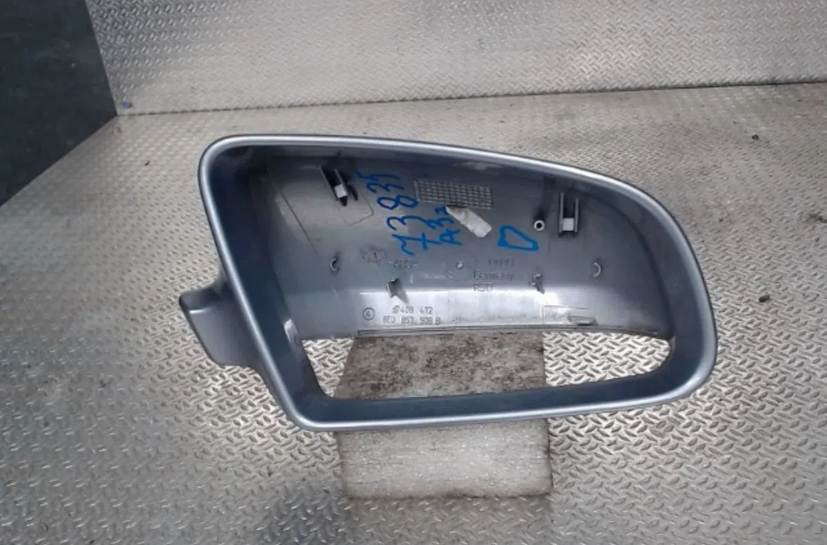 Carenage retroviseur ext d Audi A3 Sportback (8PA) 1.9 tdi (2004-2010) occasion — photo 2