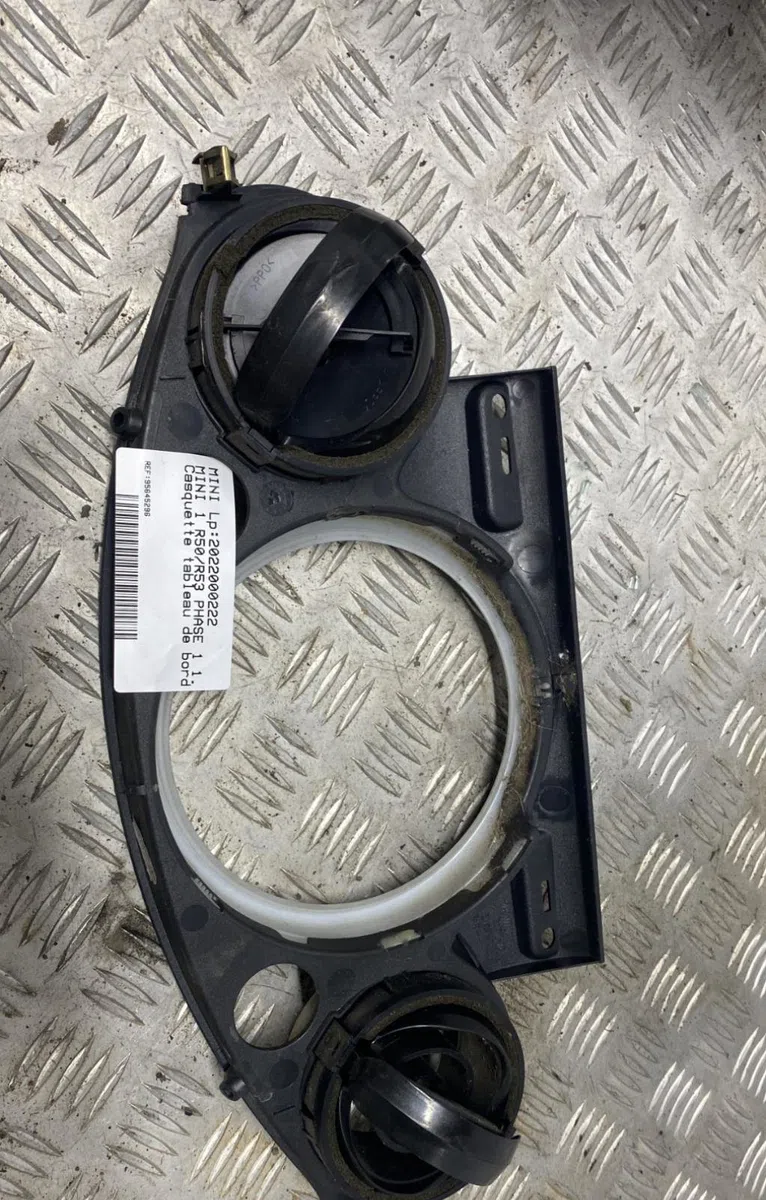 Casquette supérieure tableau de bord MINI MINI 1 R50-R53 PHASE 1 occasion — photo 4