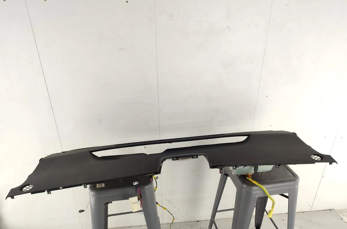 Casquette supérieure tableau de bord TOYOTA PRIUS 2 occasion — photo 3