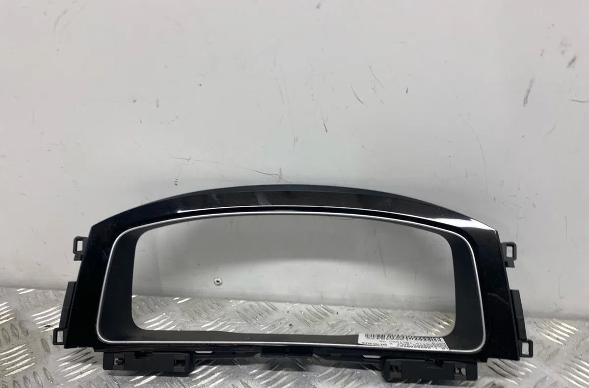 Casquette supérieure tableau de bord VOLKSWAGEN GOLF 7 PHASE 2 occasion