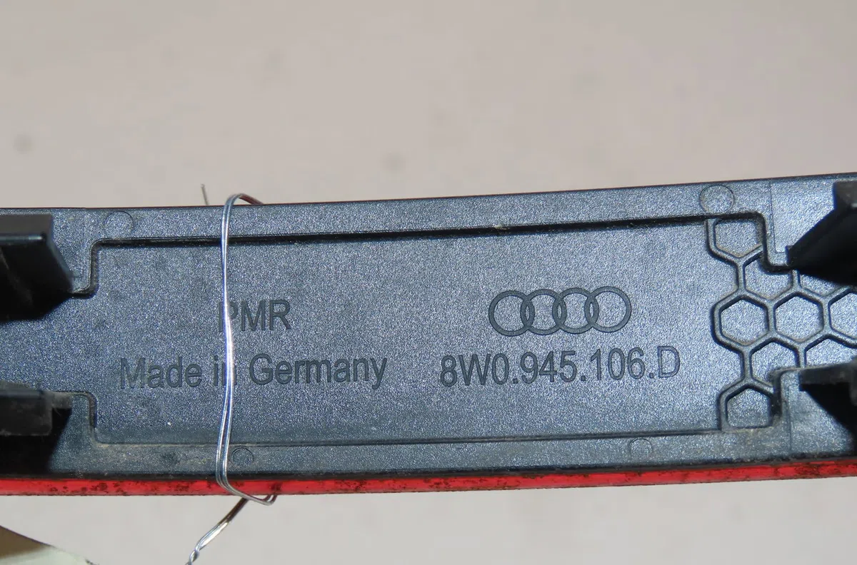Catadioptre ard Audi A4 B9 (8W2, 8WC) 1.4 tfsi (2015-2019) occasion — photo 4