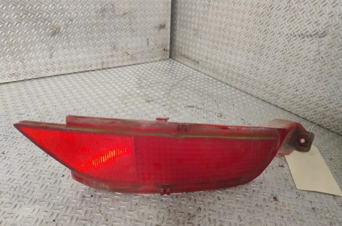 Catadioptre ard Ford FIESTA VI (CB1, CCN) 1.4 tdci (2010-2012) 3 portes occasion — photo 2