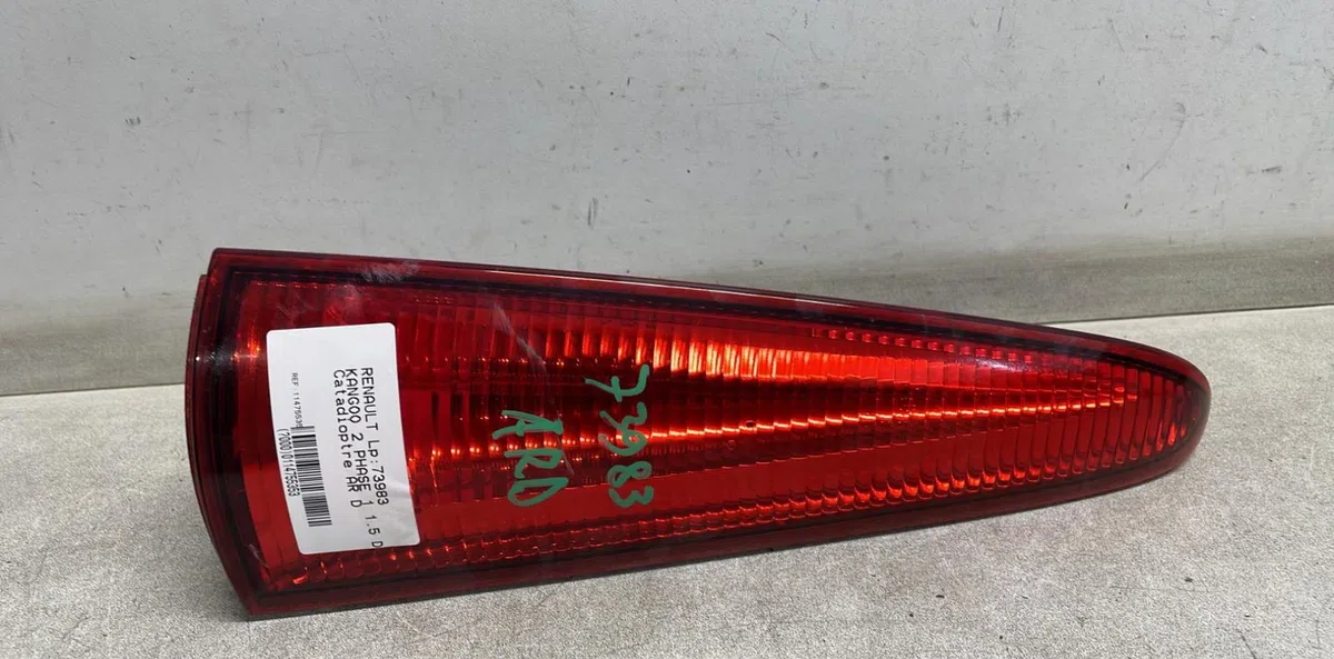 Catadioptre ard RENAULT KANGOO 2 PHASE 1 occasion — photo 2
