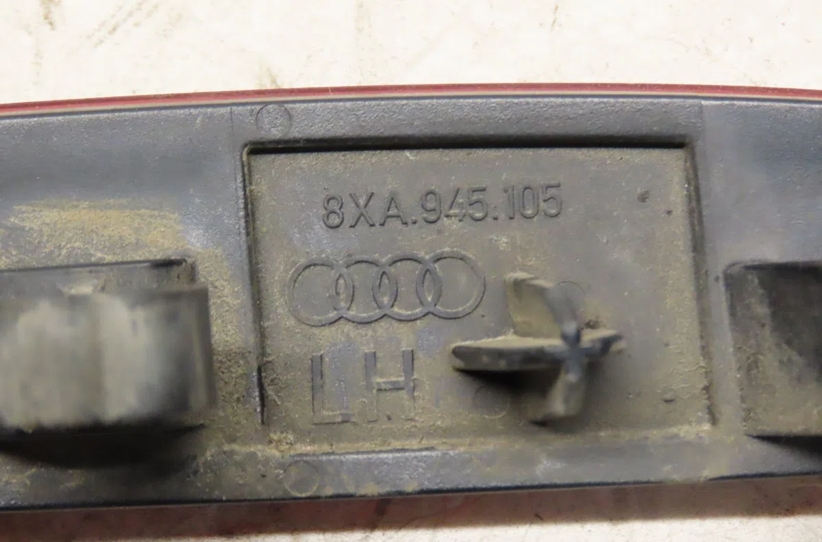 Catadioptre arg Audi A1 Sportback (8XA, 8XF) 1.4 tfsi (2011-2015) occasion — photo 4